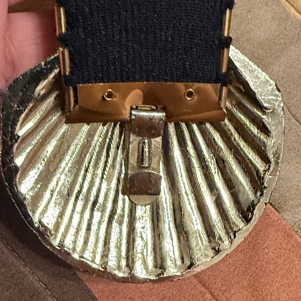 Gold Shell-Detail Stretch Waist Belt - Women Accessories - Picture 13 of 13